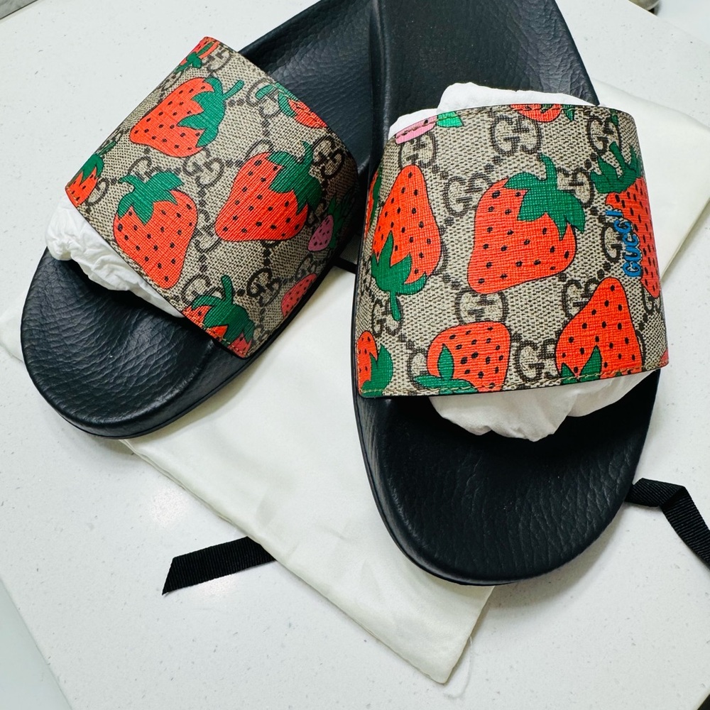 Gucci Strawberry Print Slides
